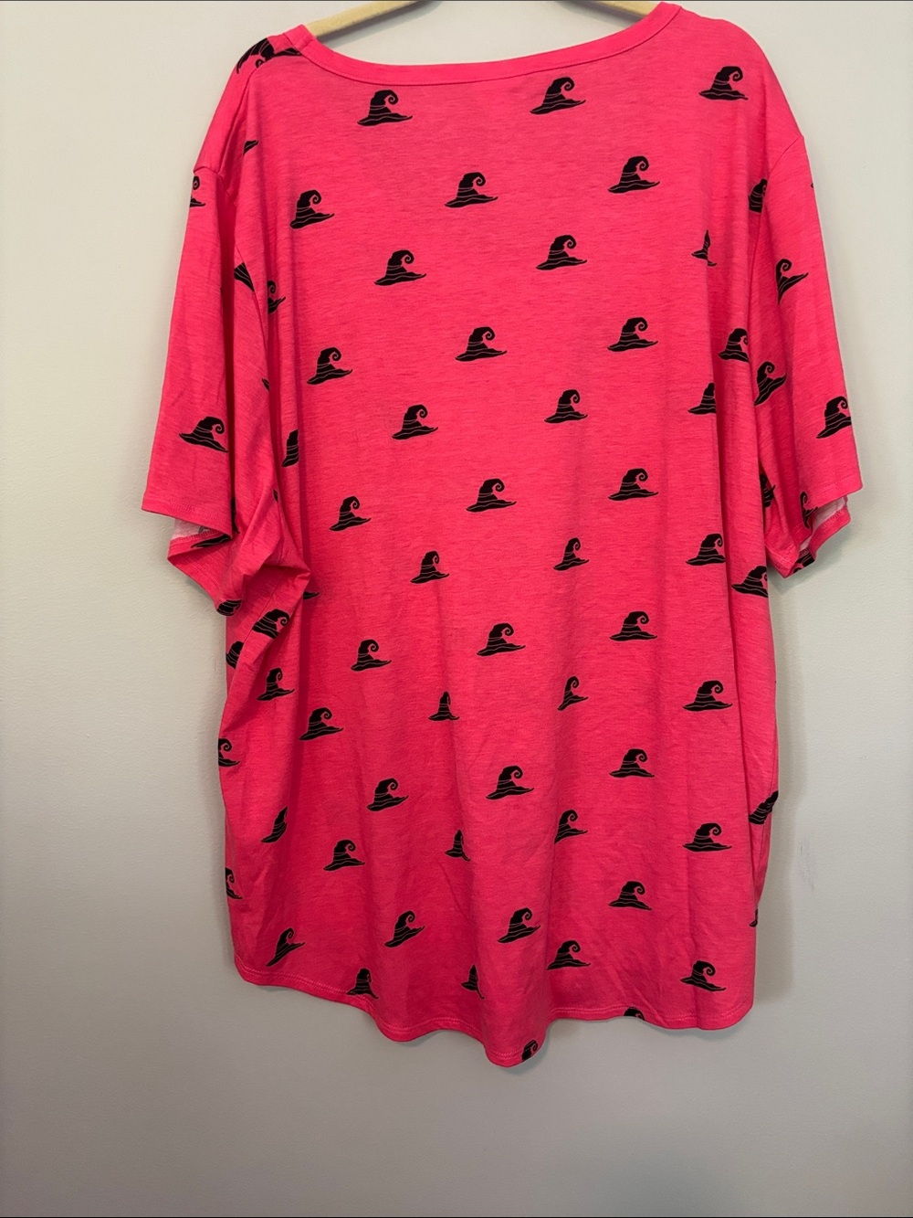 LuLaRoe Hot Pink Short Sleeve Tee with Black Witch Hat Print - Picture 3 of 3